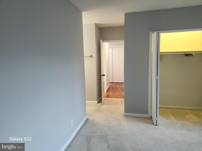 Building Photo - 1805 Crystal Dr