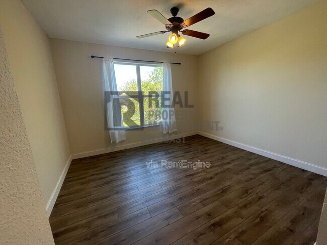 Building Photo - 11550 Villa Grand