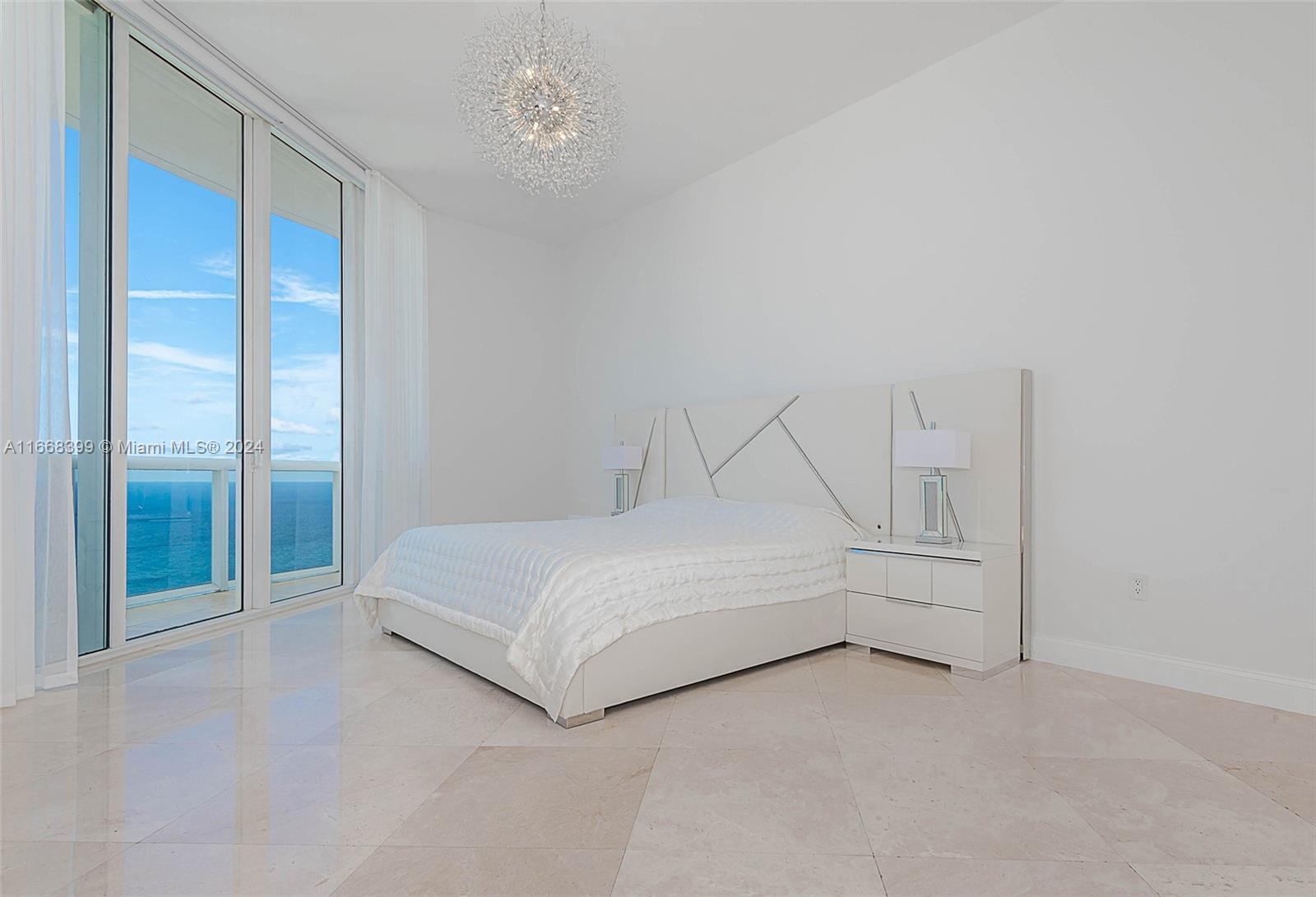 Building Photo - 16001 Collins Ave