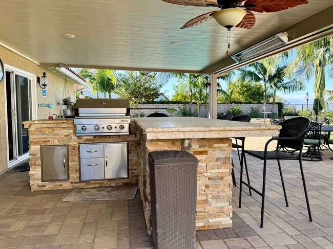 Building Photo - 3027 Oakwood Ln