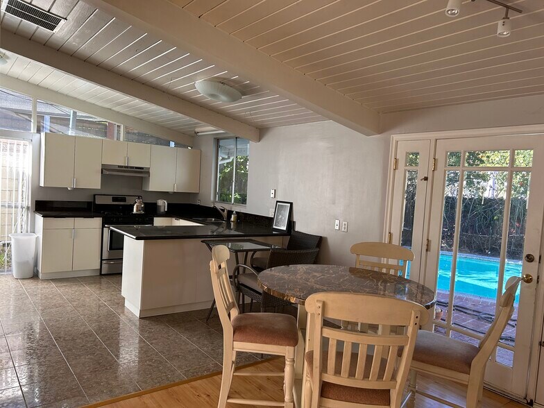 Building Photo - 22839 Epsilon St