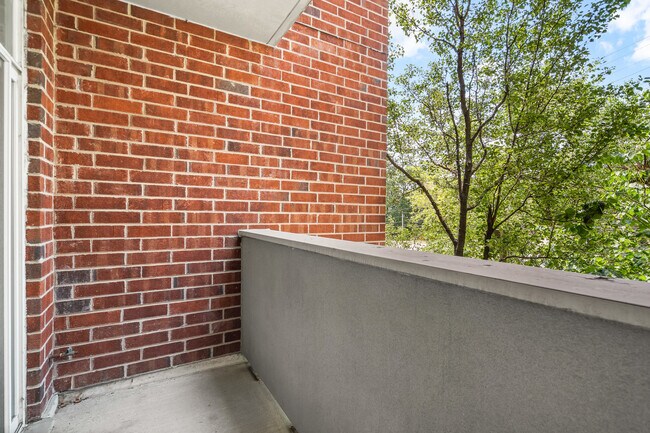 Building Photo - 77 N Quentin Rd