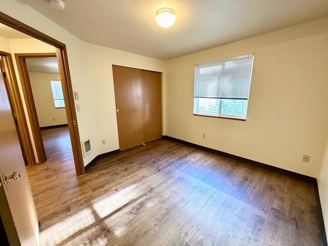 Building Photo - 808 Juniper Ave