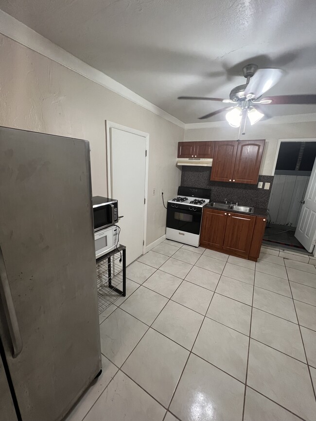 Building Photo - 205 NW 130th St