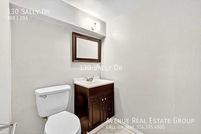 Building Photo - 130 Sally Dr