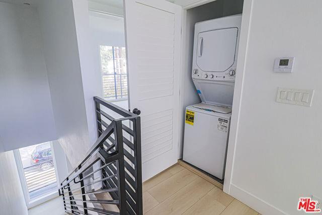 Building Photo - 11810 Gilmore St