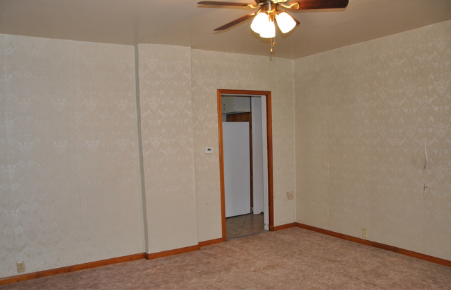 Building Photo - Cute 2 bedroom 1 bath in Lehi!