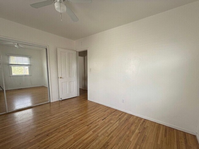 Building Photo - Charming Light-Filled 2BR in North of Adams Ave in University Heights – Available May 10th