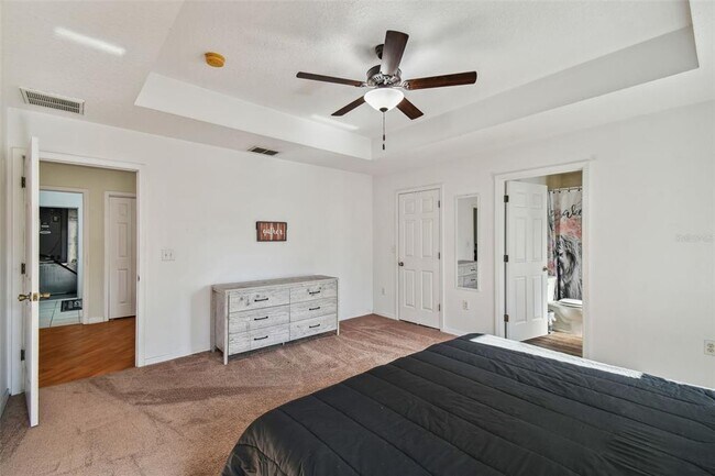 Building Photo - 5840 Mariposa Dr