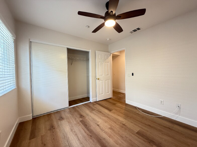 Building Photo - 25858 Iris Ave