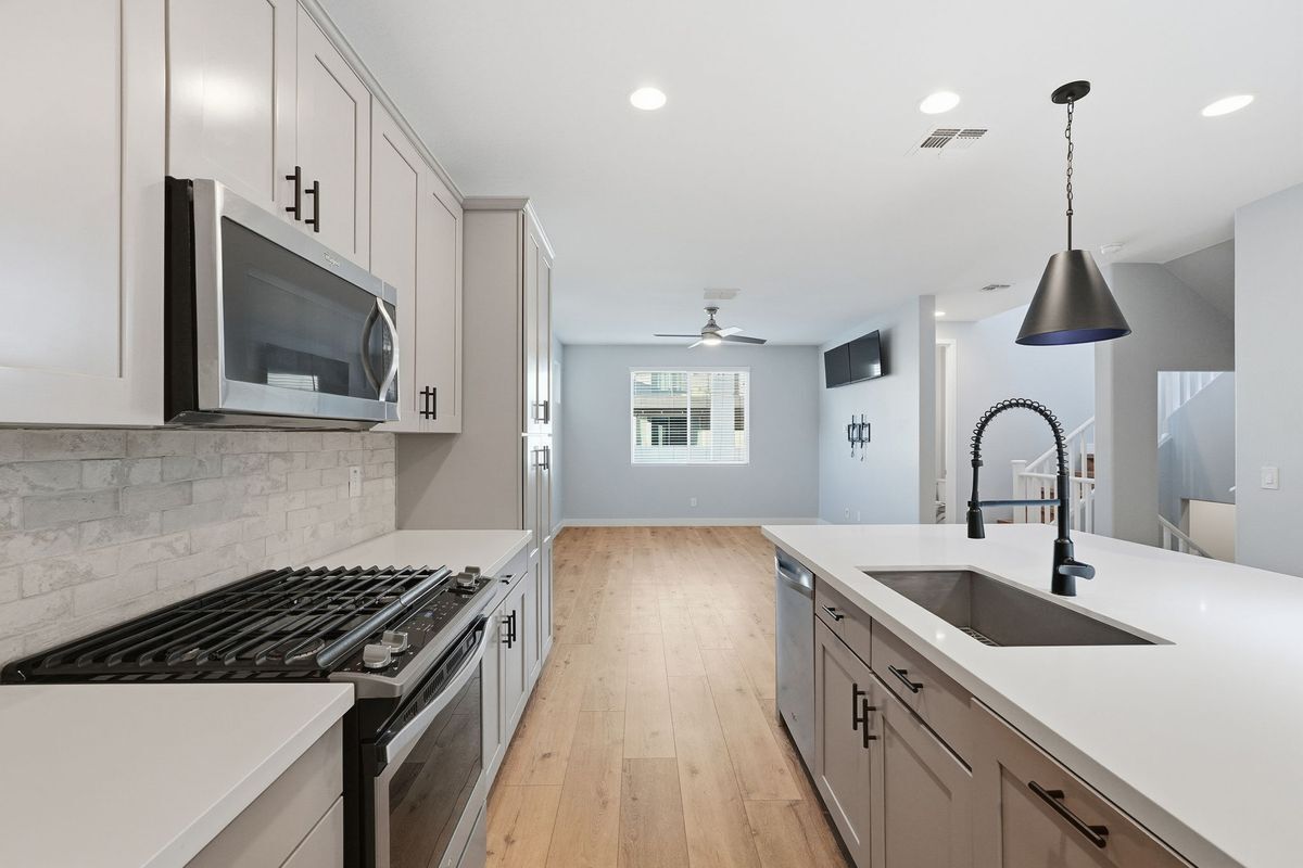 Building Photo - 7059 W Stardust Dr