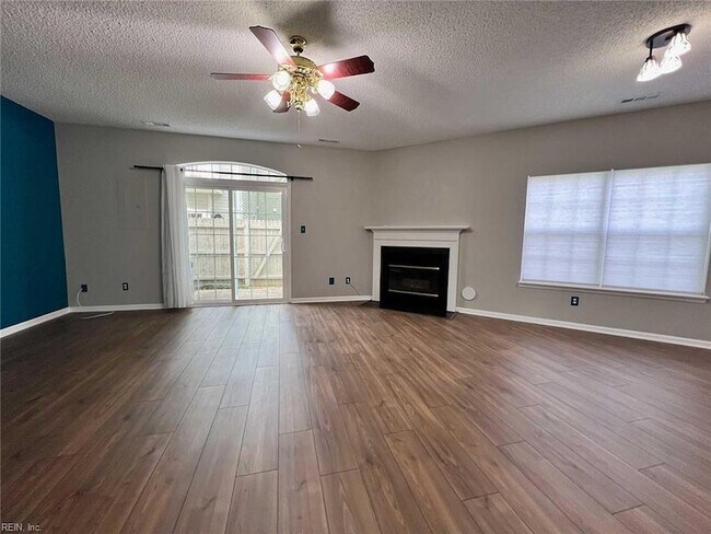 Building Photo - 4930 Cypress Point Cir
