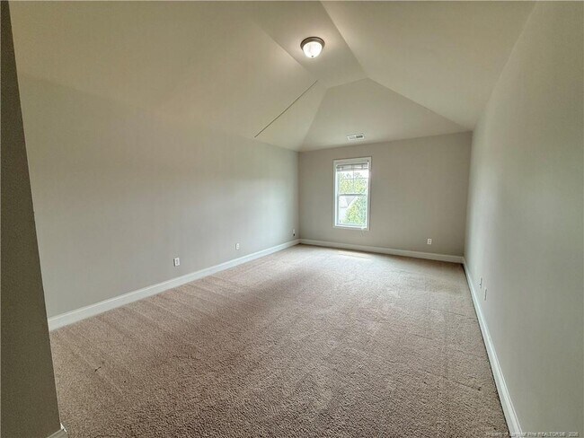 Building Photo - 260 Trenton Pl