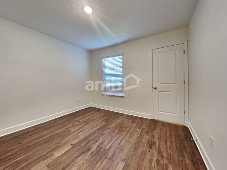 Building Photo - 1055 Tan Tara Trl