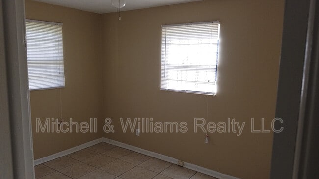 Building Photo - 5019 Dallen Lea Dr