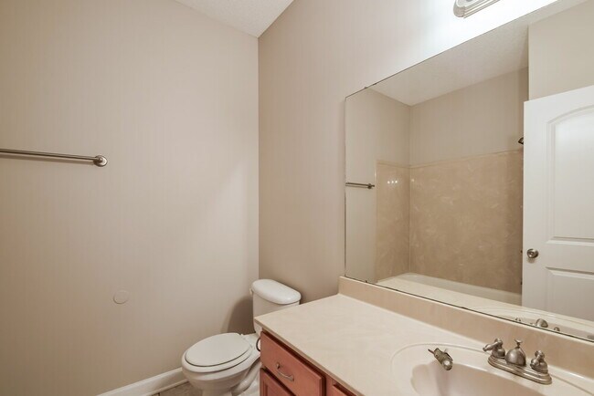 Building Photo - 1721 Englehart St