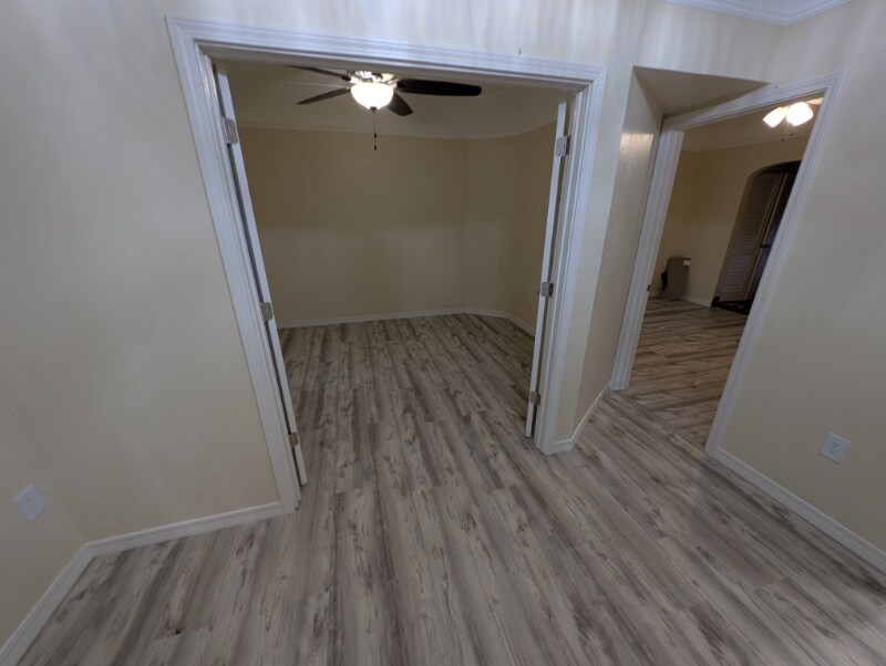 Building Photo - 557 Wilkie St