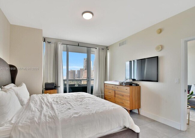 Building Photo - 888 Biscayne Blvd