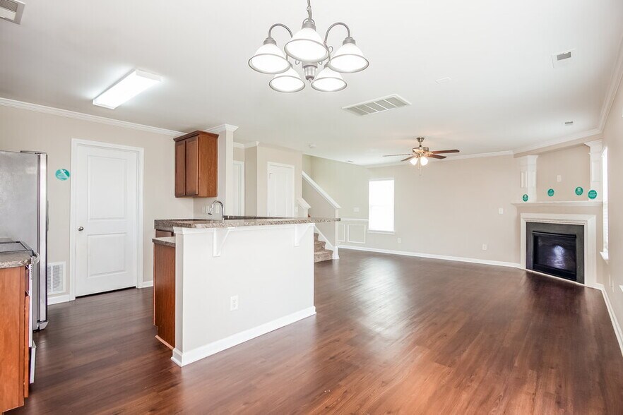 Building Photo - 2913 Westbury Ct