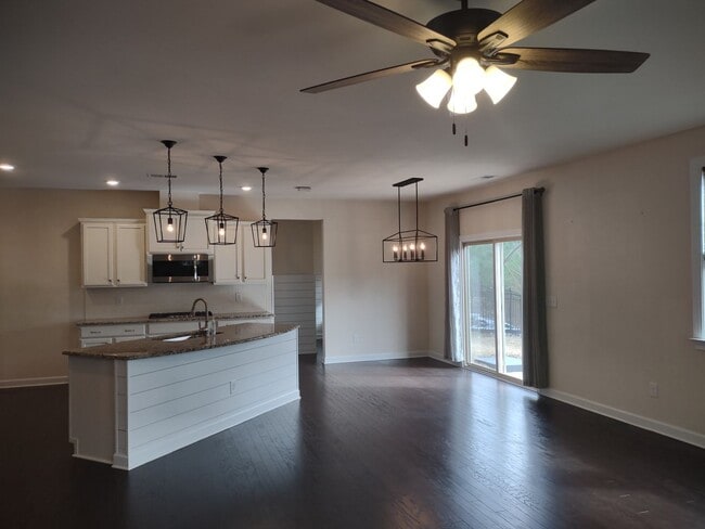 Building Photo - Beautiful home located in the Millbridge C...