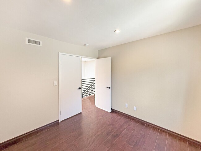 Building Photo - SD: Spacious 3BD/2.5BA Home in Scripps Ranch with Community Pool, Private Balcony & In-Unit Laundry