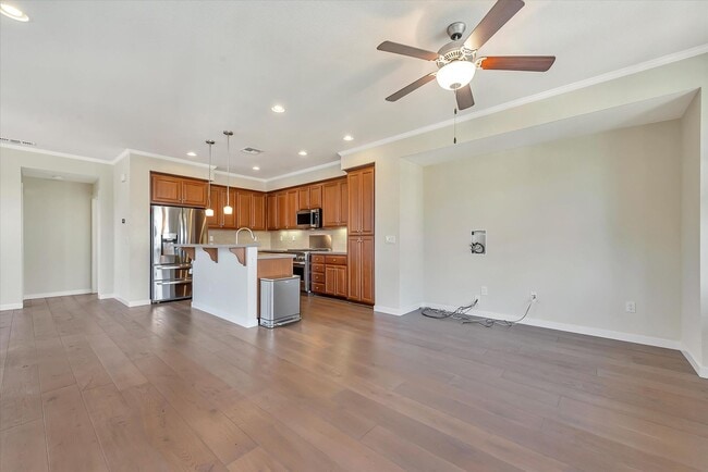 Building Photo - WOW! GREAT HOME! Mountain View!