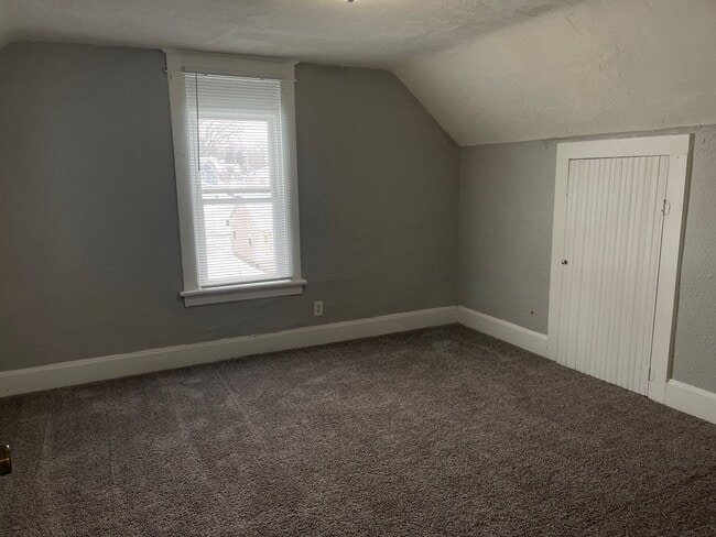 Building Photo - Comfortable 2-Bedroom Silvis Home!
