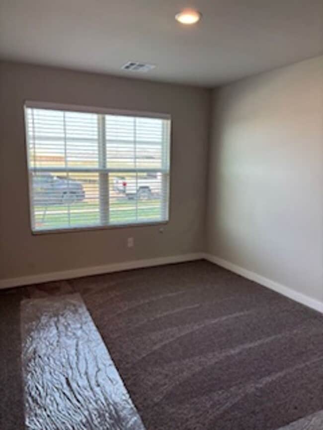 Building Photo - Must See!! First Month Free!