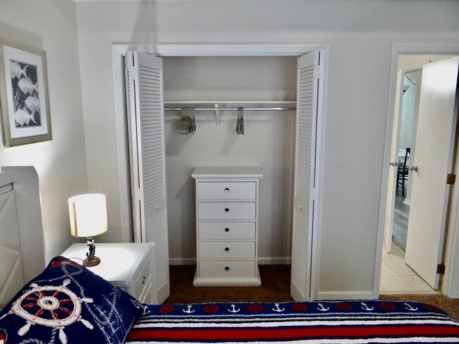 Building Photo - Beautifully Remodeled and Furnished Rental...