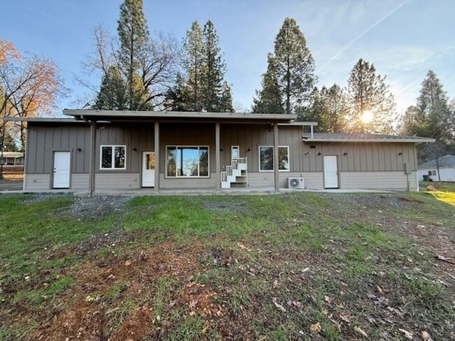 Building Photo - Newer Construction, Spacious and comfortable Rural Home Close to town