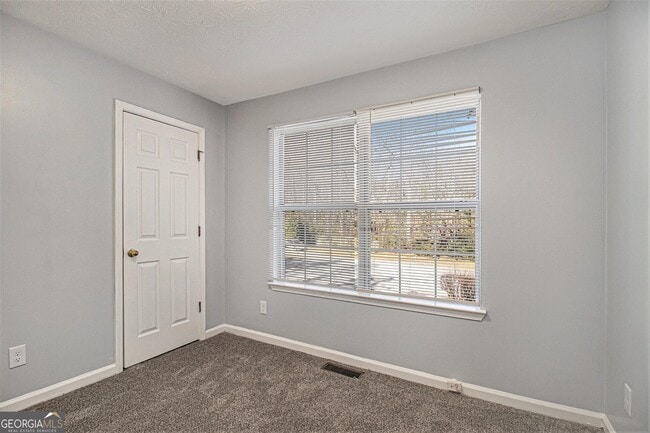 Building Photo - 703 Guide Post Ln