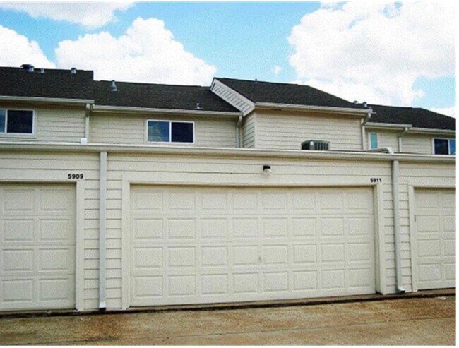 Building Photo - 5911 Woodway Place Ct