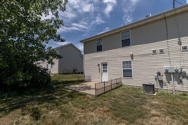 Building Photo - 5812-5814 Canaveral Dr.