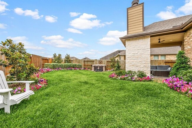 Building Photo - 16746 Highland Country Dr