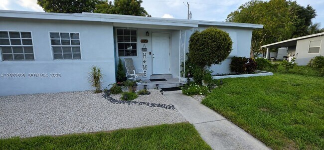 Building Photo - 1533 NE 48th St