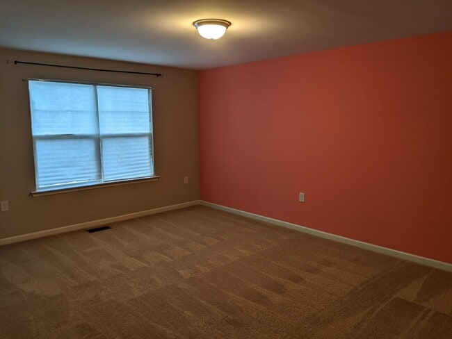 Building Photo - 422 Holly Blossom Dr