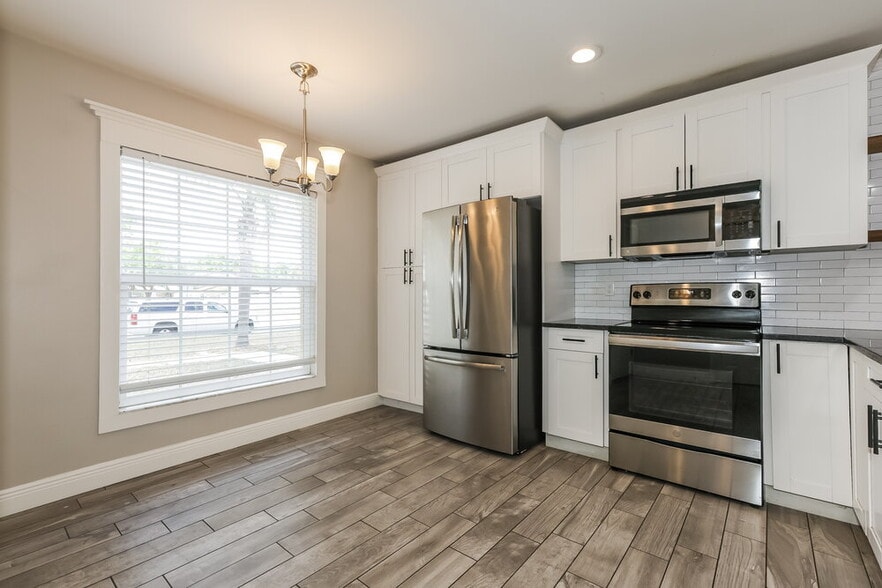 Building Photo - 3039 Annadale Cir