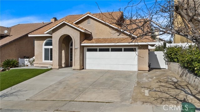 Building Photo - 3327 Deaver Dr