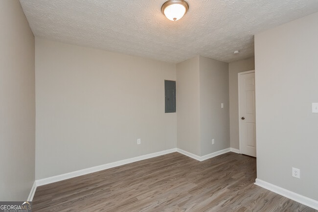 Building Photo - 614 Dove Cove