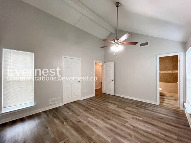 Building Photo - 3-Bed/2-Bath Home with Patio/Available Now!