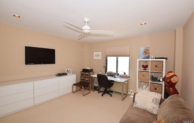 Building Photo - 360 Shore Rd