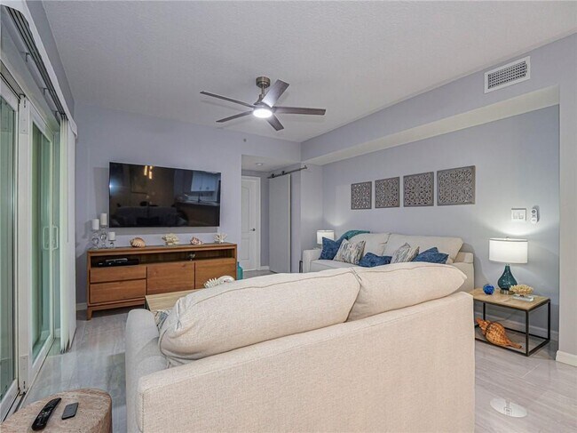 Building Photo - 5080 Fairways Cir