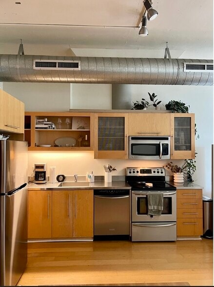 Kitchen area - 1400 NW Irving St