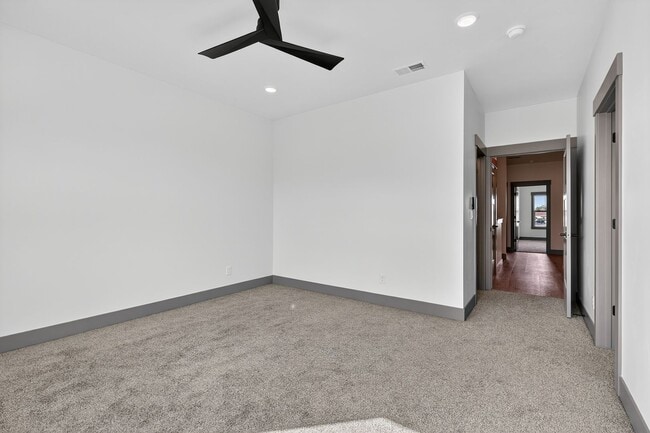 Building Photo - BRAND NEW TOWNHOME IN AMMON IDAHO 3 BED2.5...