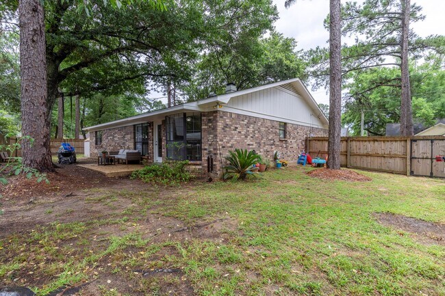 Building Photo - Coming Soon – Home in Lake Forest! | 100 S...