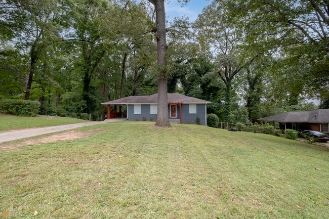 Building Photo - 2926 Gresham Rd S E