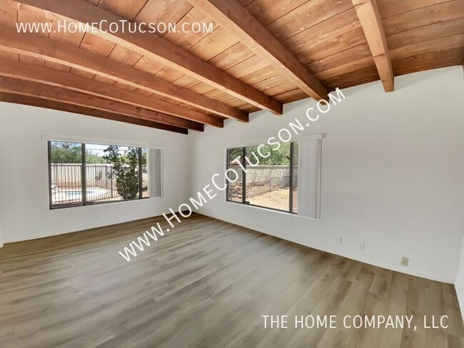 Building Photo - 5243 N Stonehouse Pl