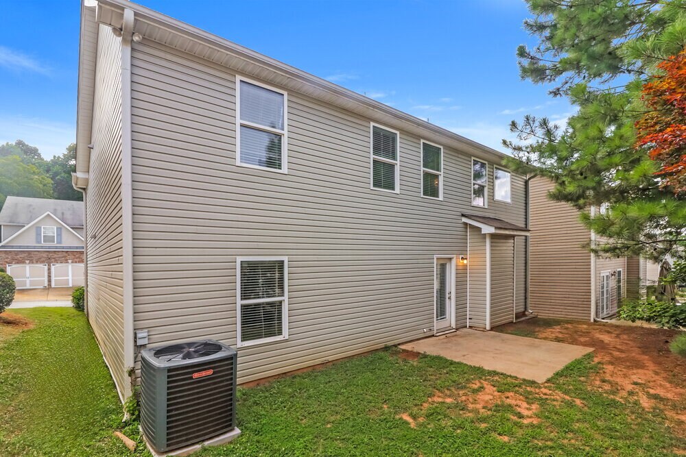 Building Photo - 66 Crescent Woode Way