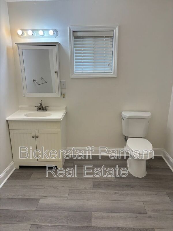 Building Photo - 5410 Kennedy St