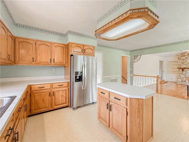 Building Photo - 255 Starritt Ln